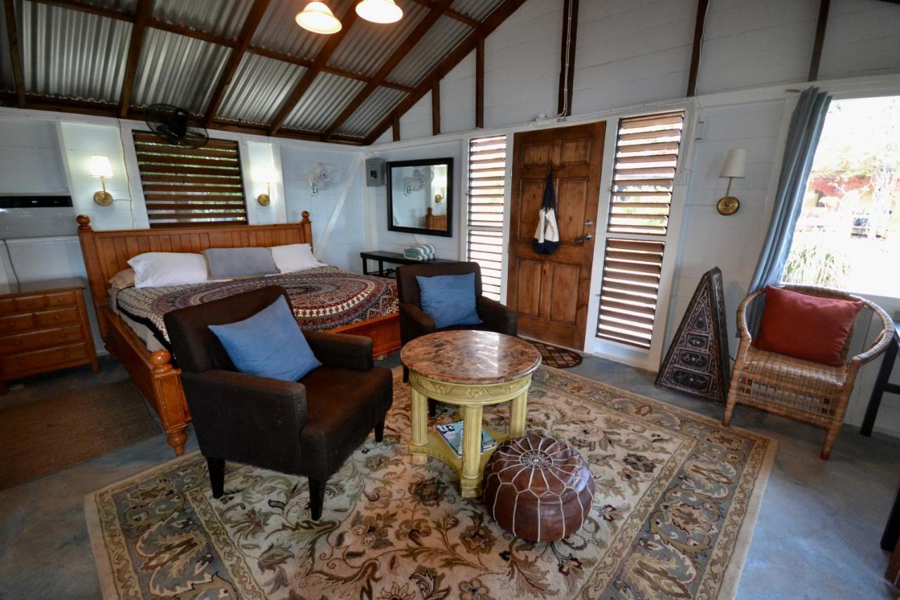 Katamah Beachfront Guesthouse Treasure Beach Eksteriør bilde