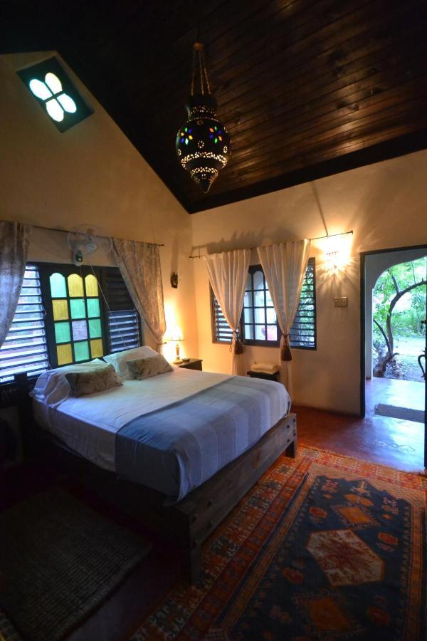 Katamah Beachfront Guesthouse Treasure Beach Eksteriør bilde