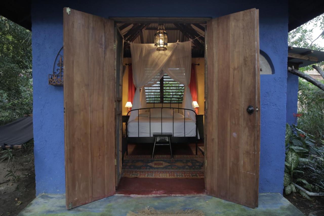 Katamah Beachfront Guesthouse Treasure Beach Eksteriør bilde